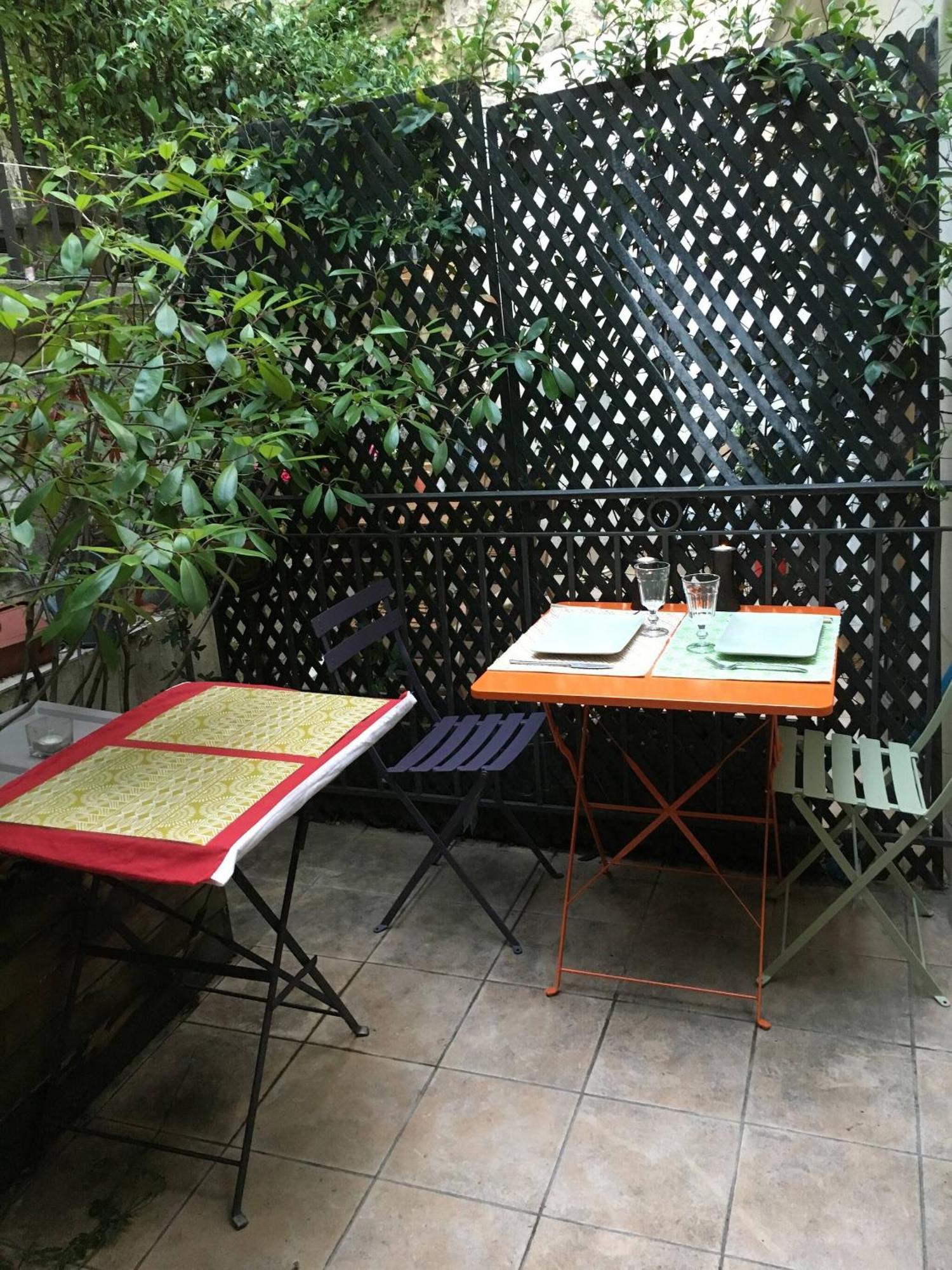Renovated Terraced In Montmartre Appartement