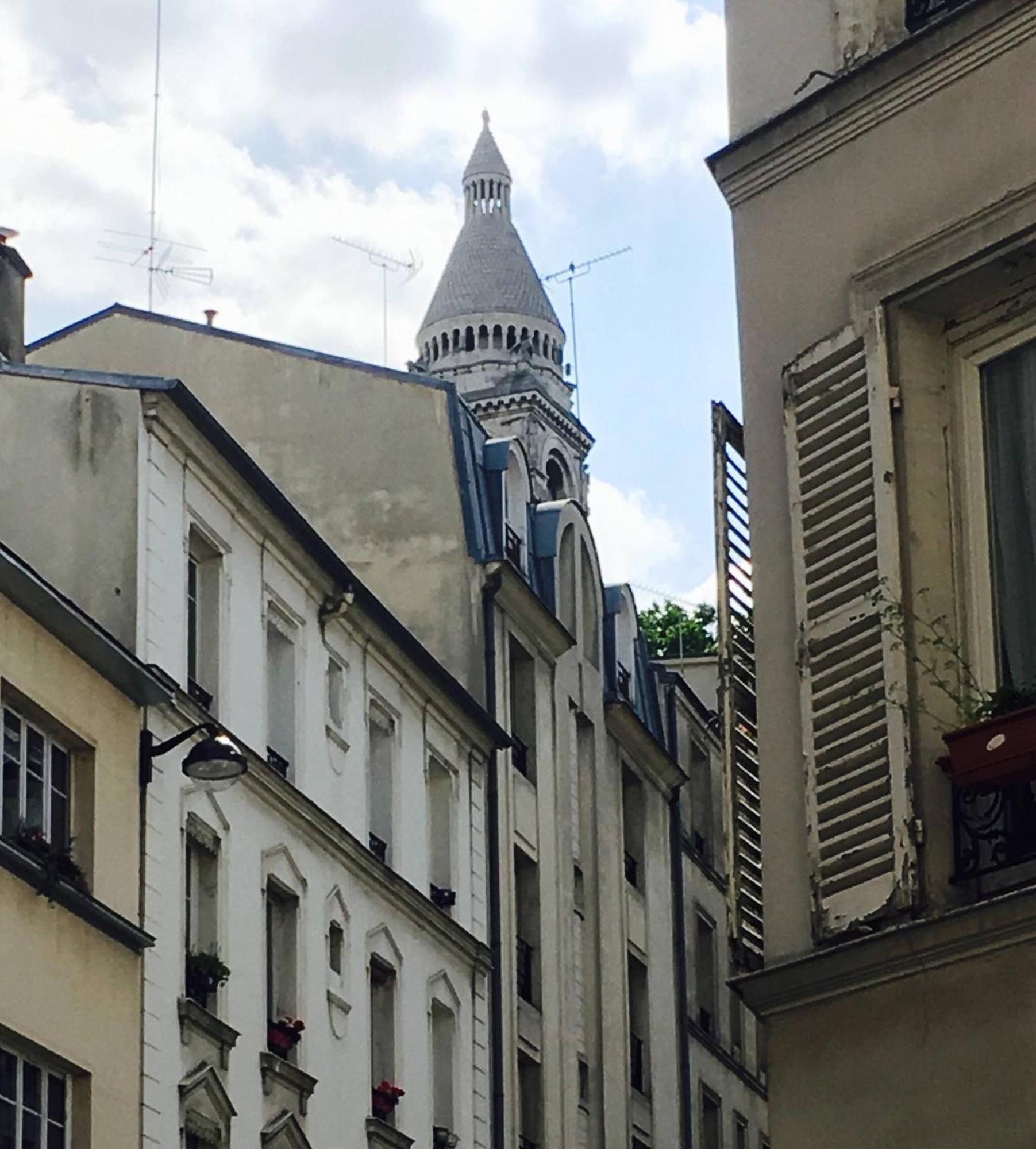 Appartement Renovated Terraced In Montmartre Parijs