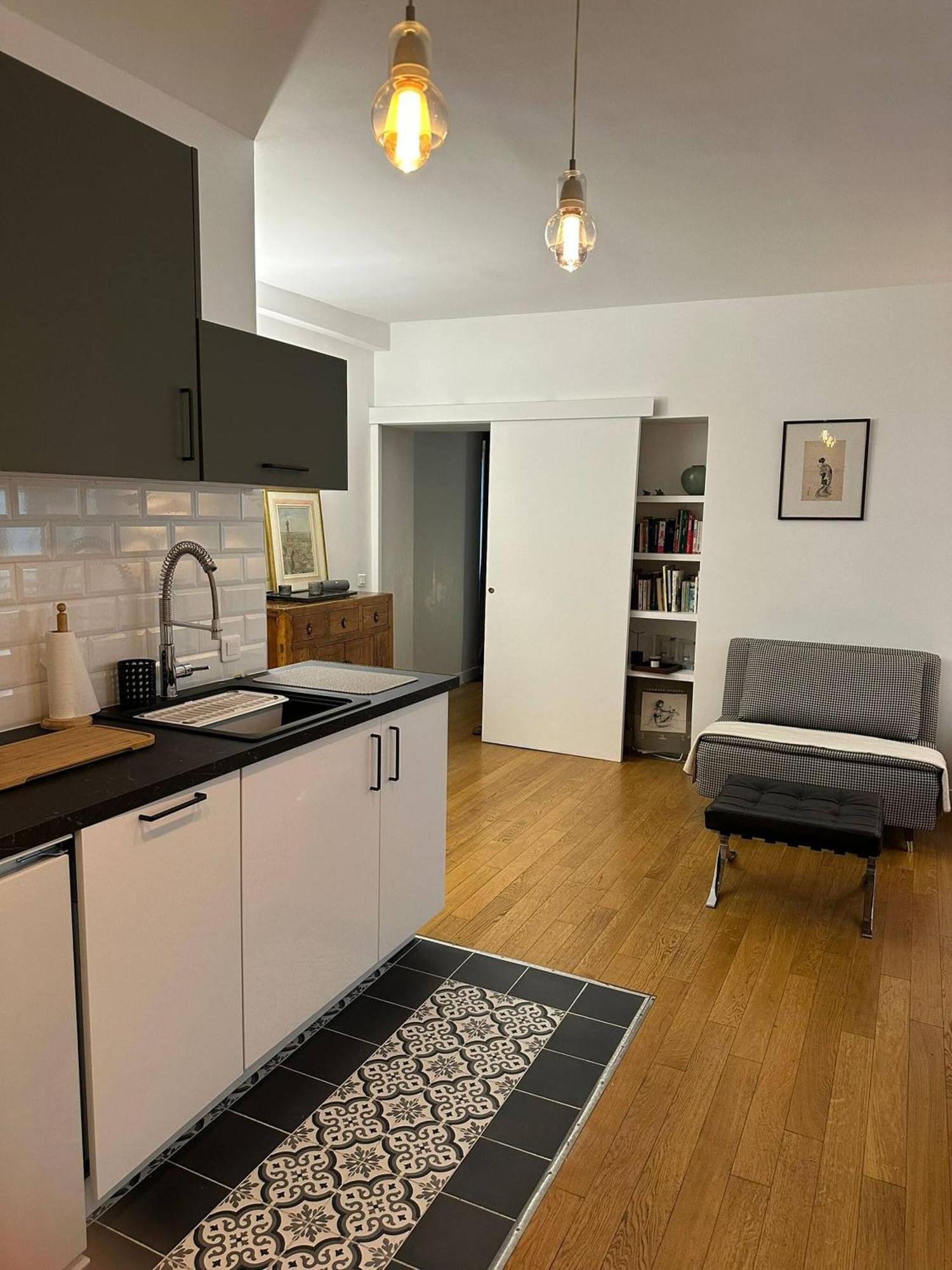 Appartement Renovated Terraced In Montmartre *