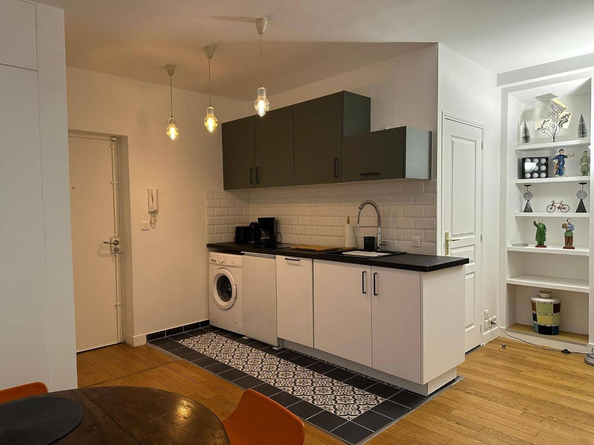 Appartement Renovated Terraced In Montmartre *