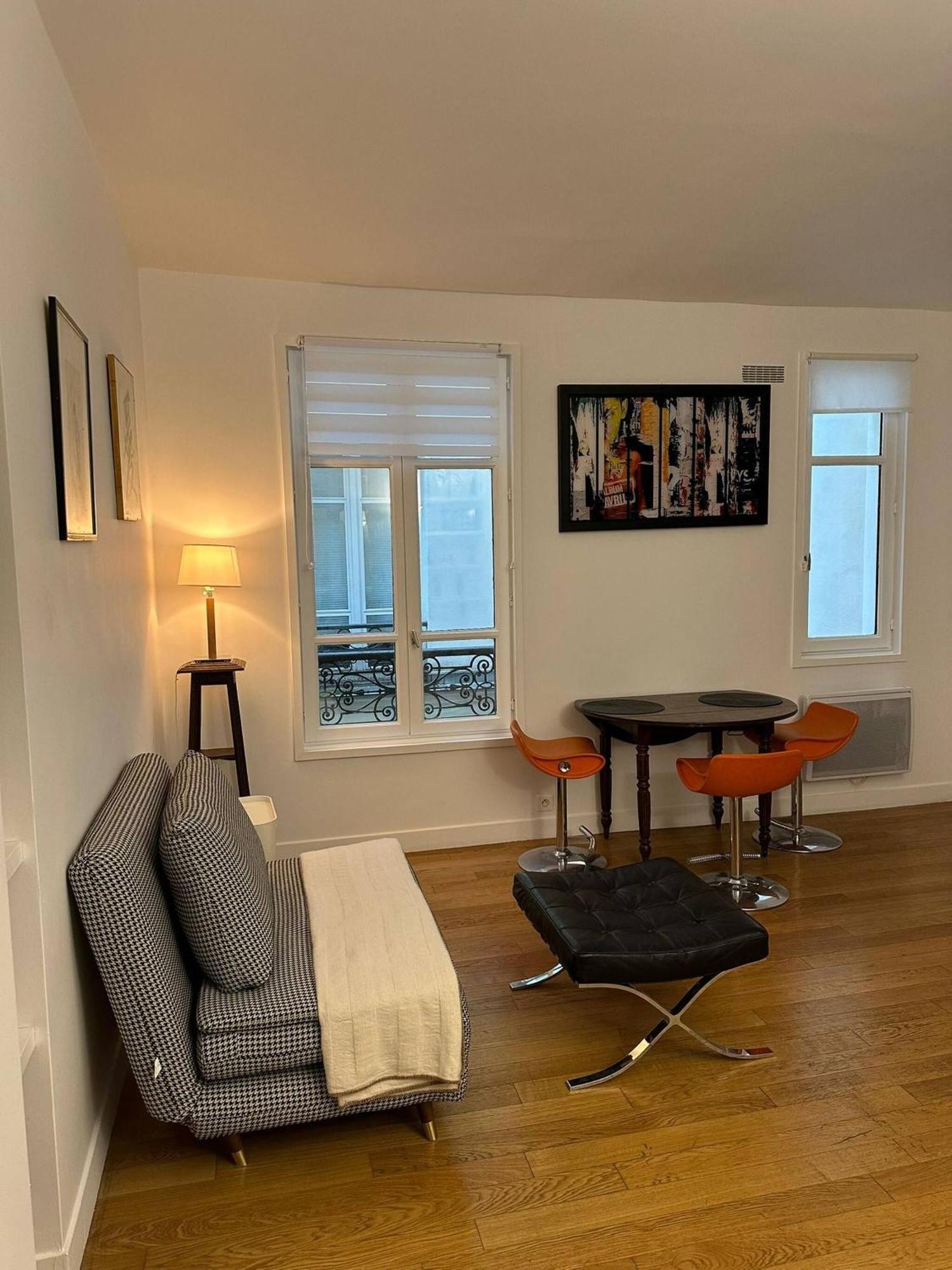 Appartement Renovated Terraced In Montmartre Parijs